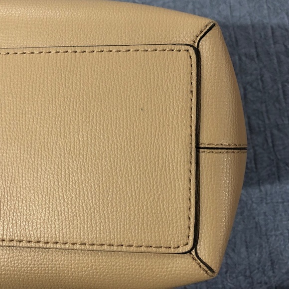 Burberry medium lavenby reversible tote - Picture 8 of 9